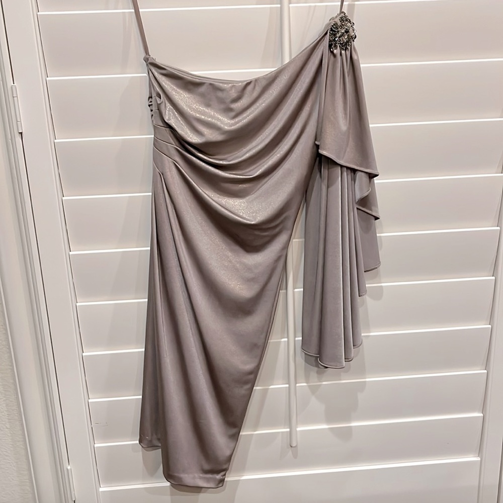 SHOWSTOPPER Cache Dress